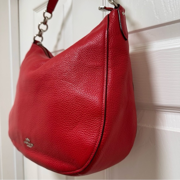 Coach Elle structured hobo bag in red pebbled leather with silver-tone hardware - Picture 4 of 12
